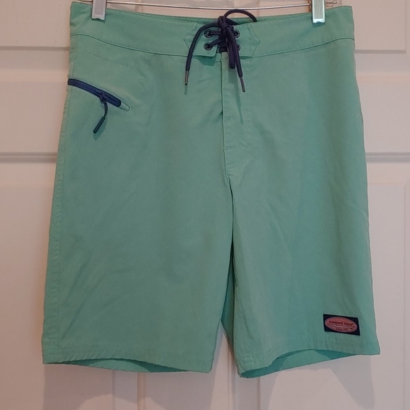 Vineyard Vines men's board shorts - Picture 1 of 3